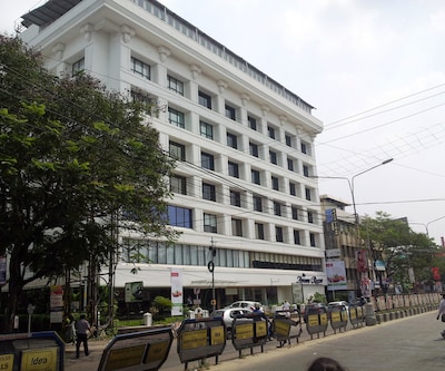 The Avenue Regent